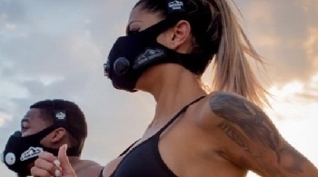 Тренировочная маска и бег